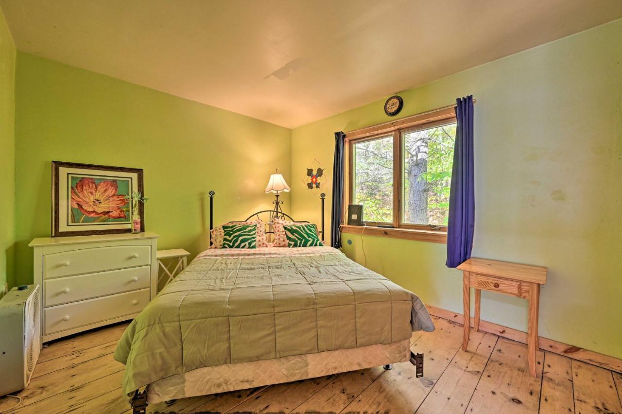 Remote Cabin With Fire Pit 3 Miles To Stowe Mtn! المظهر الخارجي الصورة
