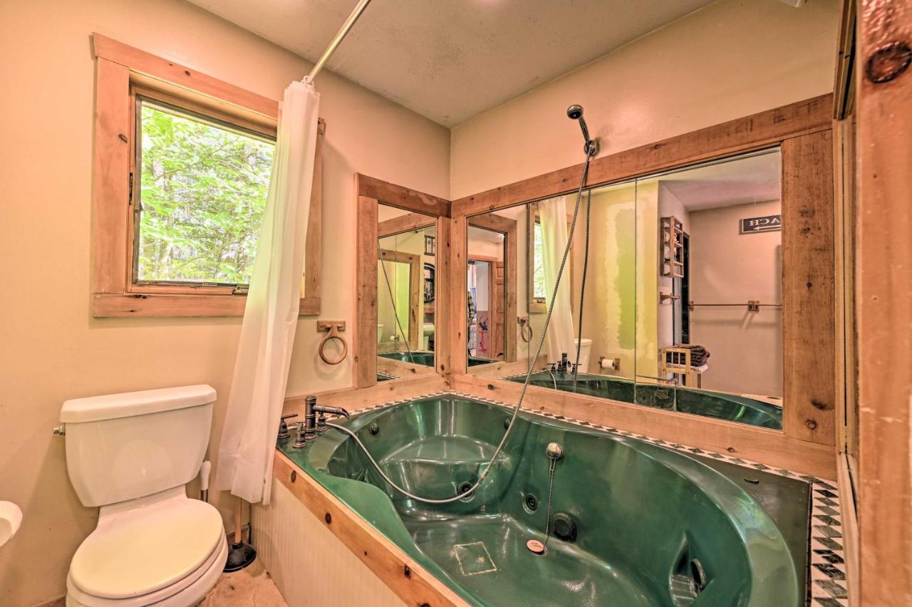 Remote Cabin With Fire Pit 3 Miles To Stowe Mtn! المظهر الخارجي الصورة